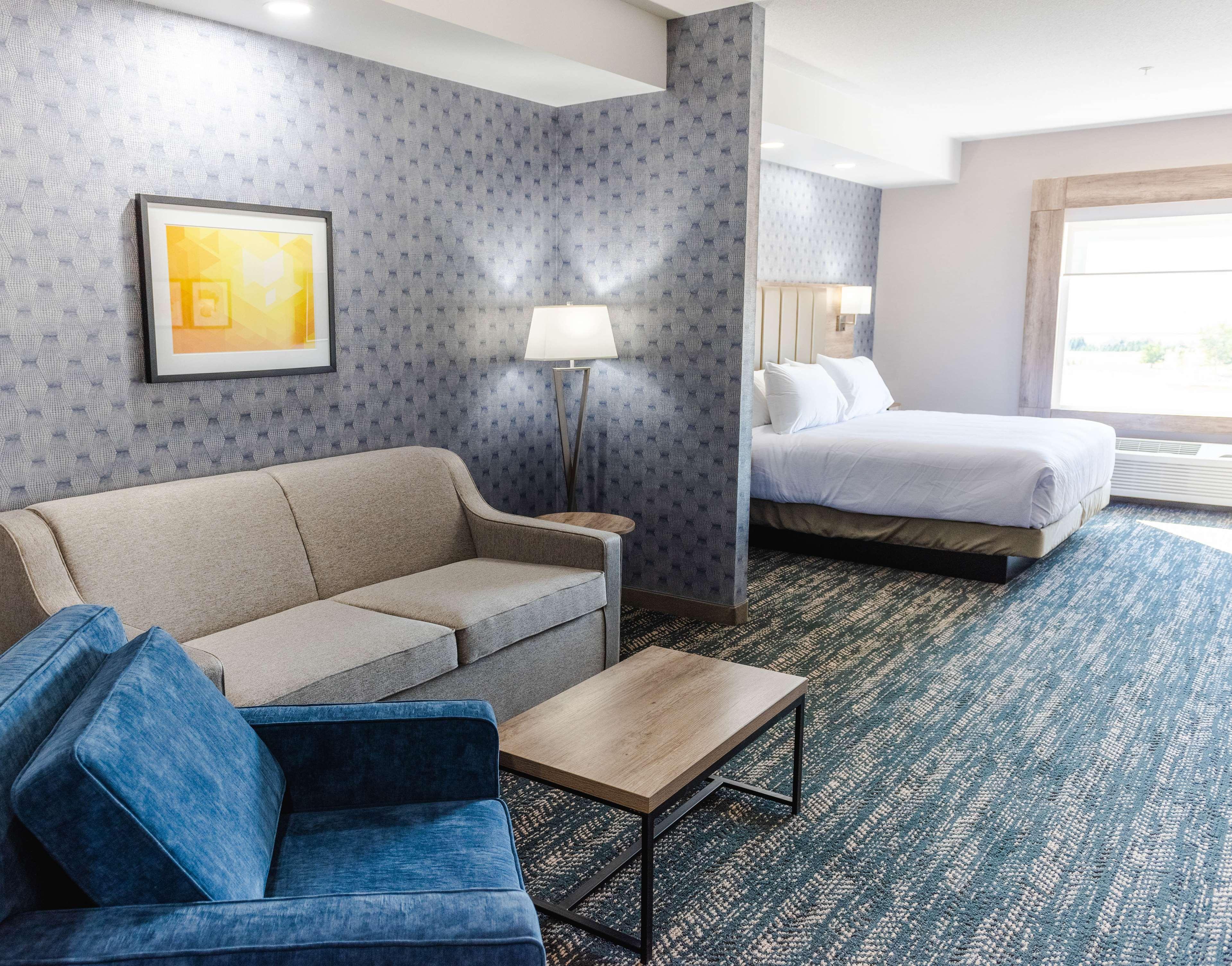 Best Western Premier Executive Residency Medicine Hat Exterior photo
