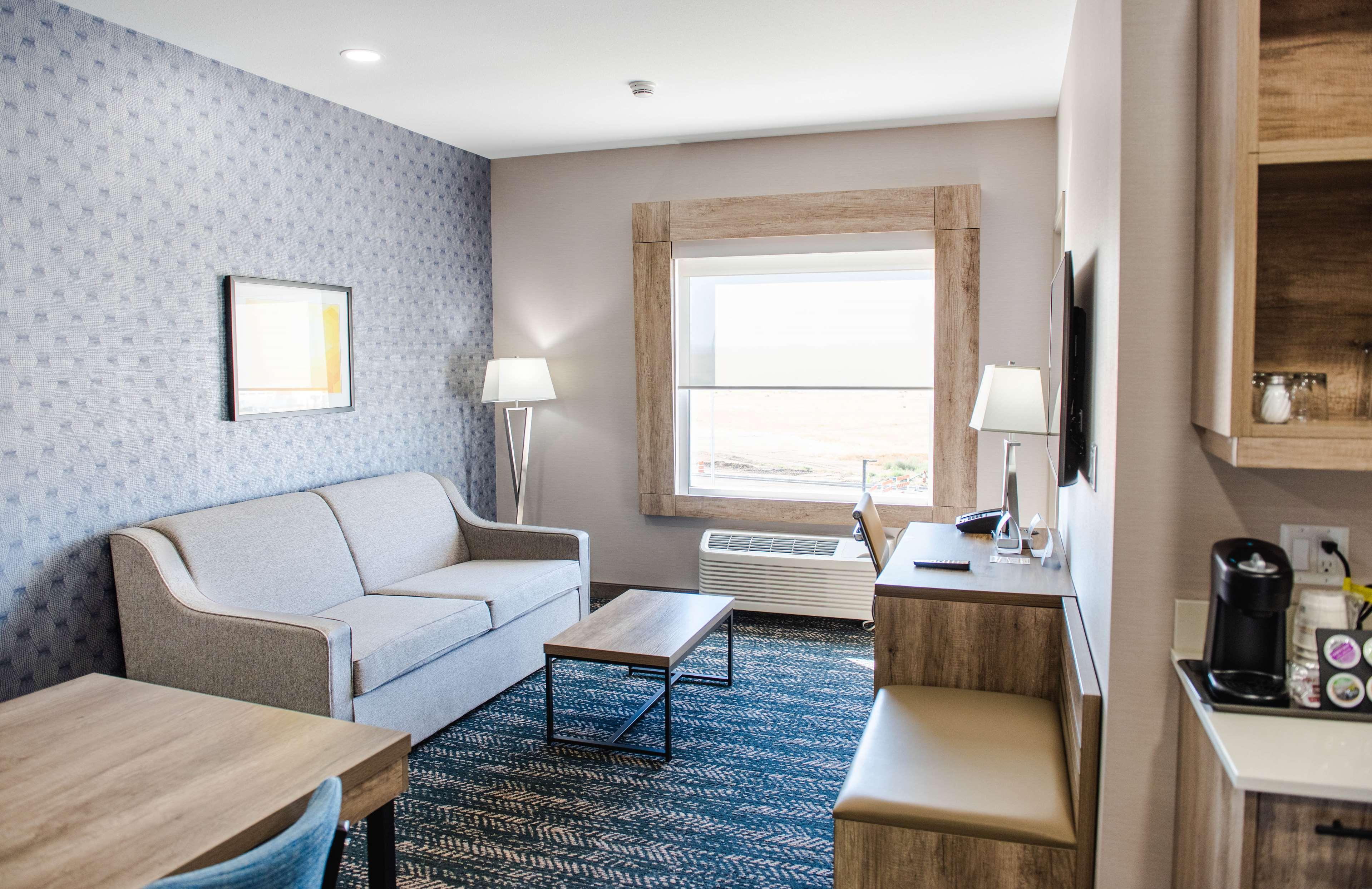 Best Western Premier Executive Residency Medicine Hat Exterior photo
