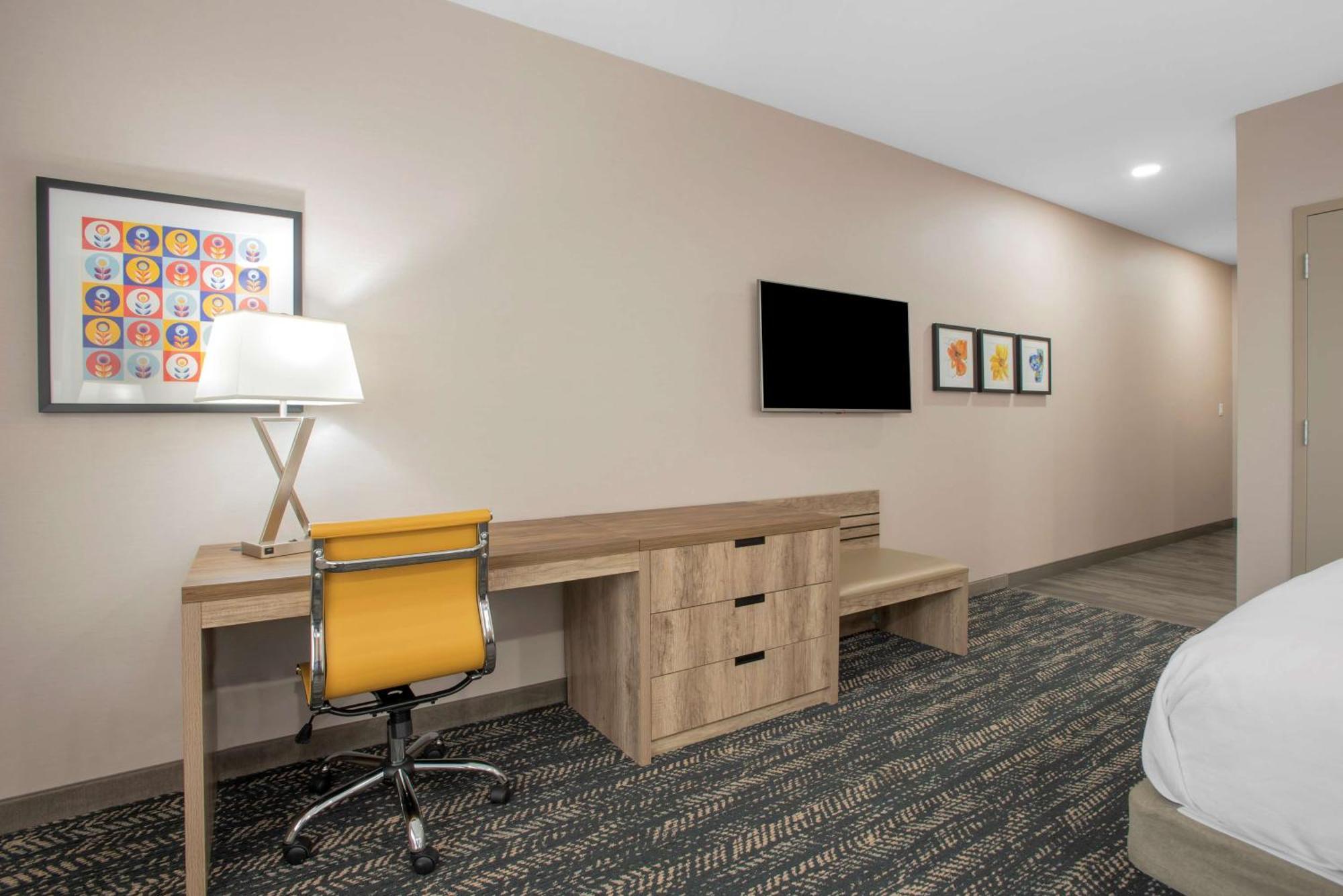 Best Western Premier Executive Residency Medicine Hat Exterior photo